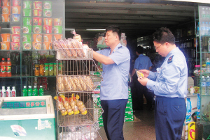 保障食品流通安全 每日明查暗访与快速追踪机制的双重防线